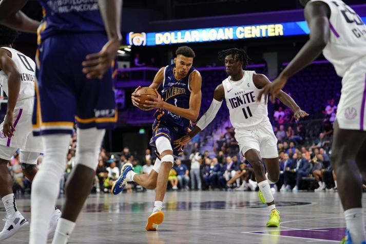 开云体育入口-文班亚马刷爆姚明纪录，NBA这部悬疑大片你追了吗？